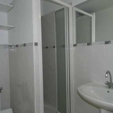 Le Lavandou, 2 Pieces, 5 Personnes - Fr-1-251-590 * Le Lavandou