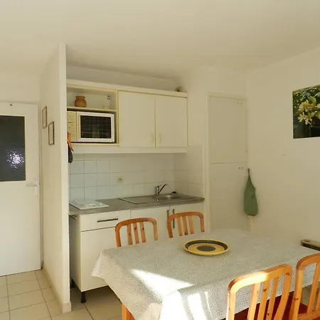 Le Lavandou, 2 Pieces, 5 Personnes - Fr-1-251-590 Le Lavandou