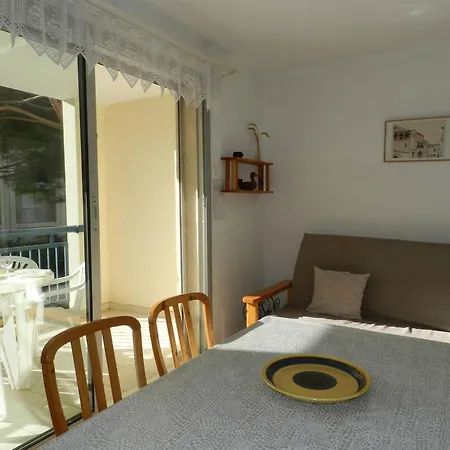 Le Lavandou, 2 Pieces, 5 Personnes - Fr-1-251-590 Le Lavandou
